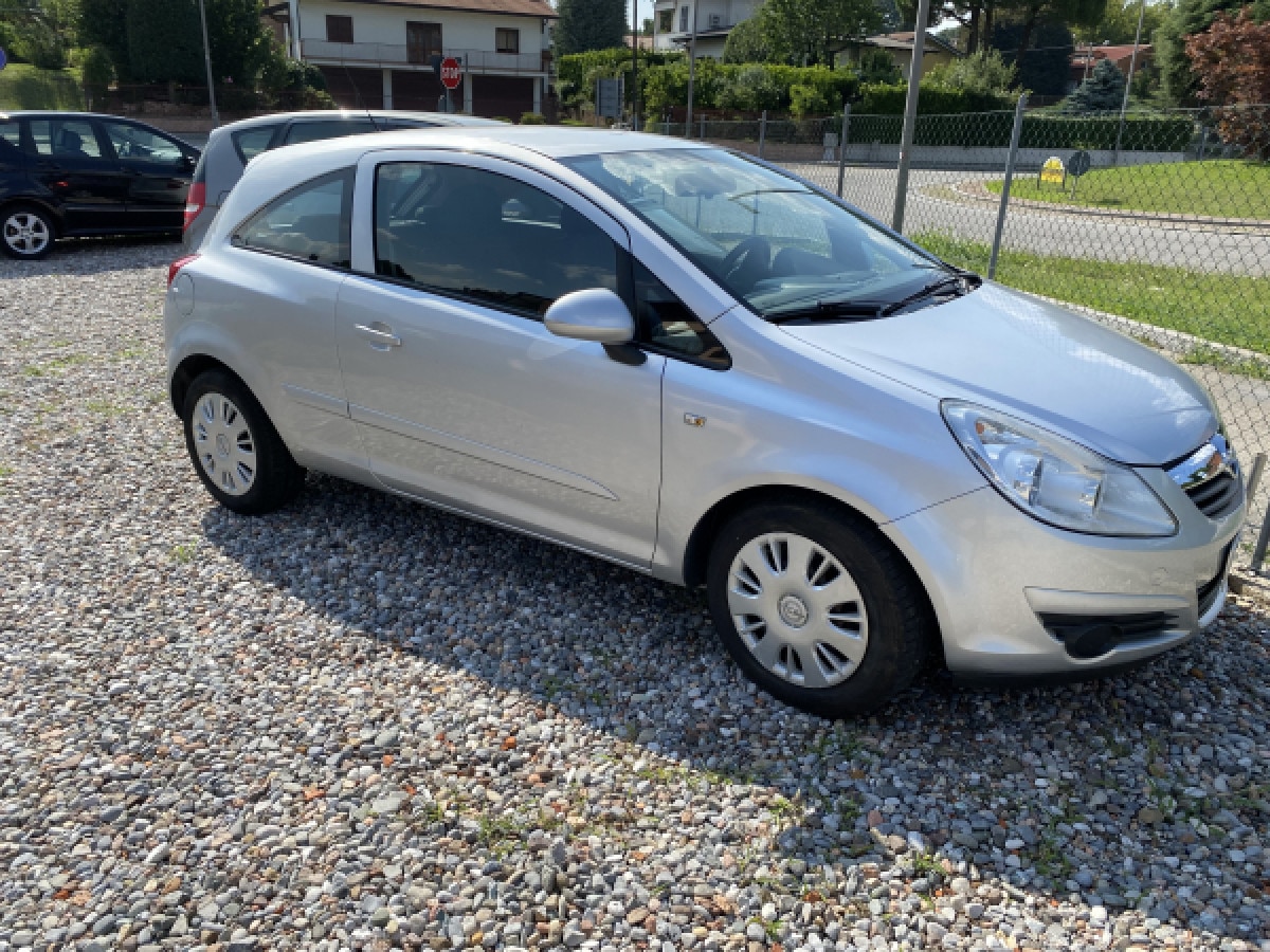 OPEL Corsa Corsa 1.2 3 porte Enjoy Usata prezzo e caratteristiche tecniche Auto Usate