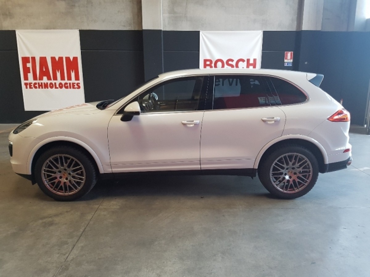 PORSCHE Cayenne Cayenne 3.0 Diesel Usata prezzo e caratteristiche
