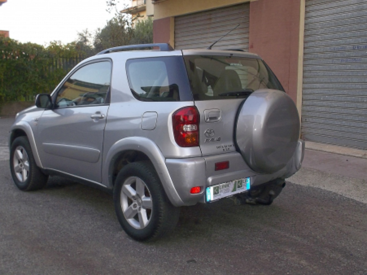 Toyota Rav4 2 0 Tdi D 4d Cat 3 Porte Auto Usate Quattroruote It Auto Usate Quattroruote It