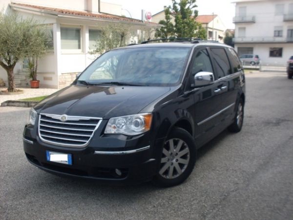 CHRYSLER Grand Voyager 2.8 CRD DPF Limited Auto Usate